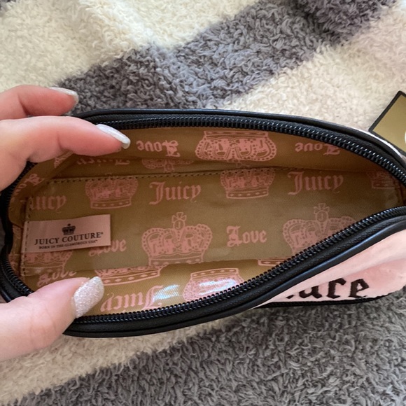 **BRAND NEW** Juicy Couture sunglass Case - Picture 2 of 2